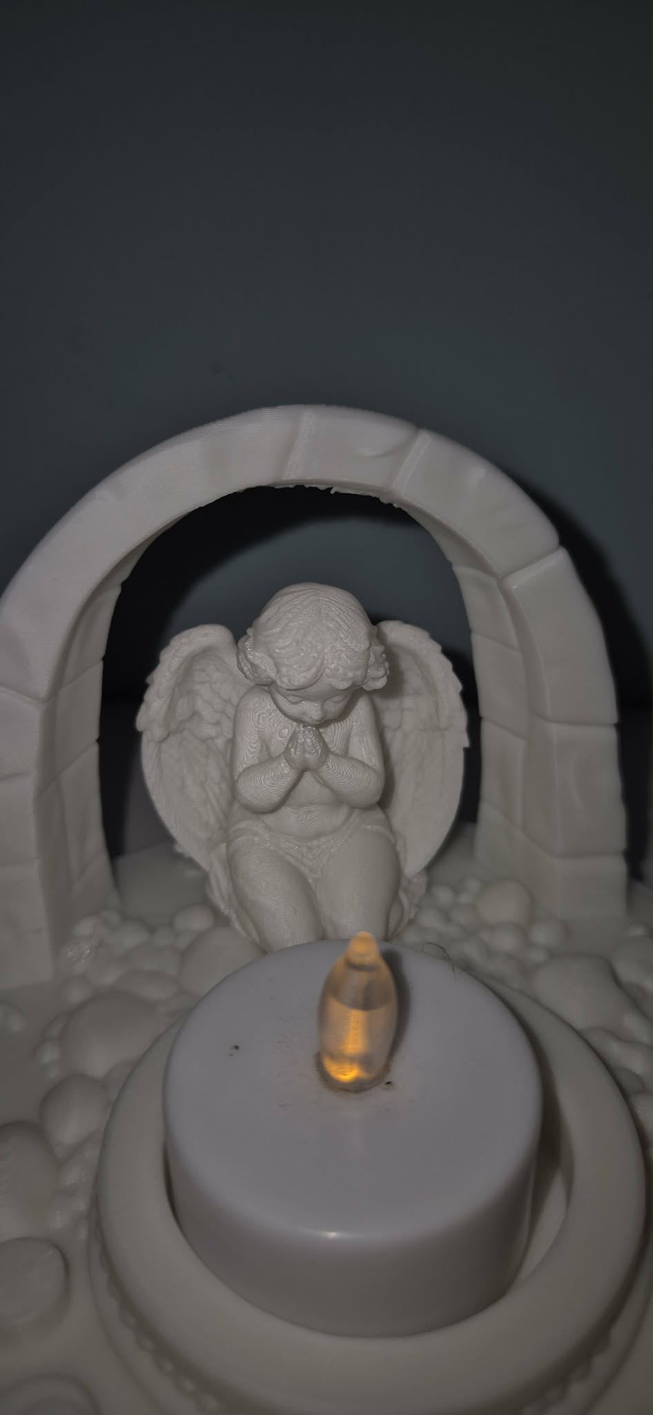 Praying angel tea light